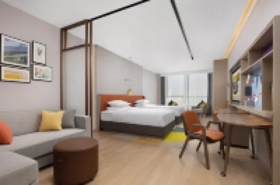 ホーム 2 スイーツ バイ ヒルトン カシュガルホテル（古城万達） のホテル