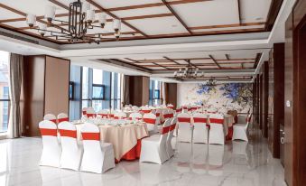 GT LESTON HOTEL