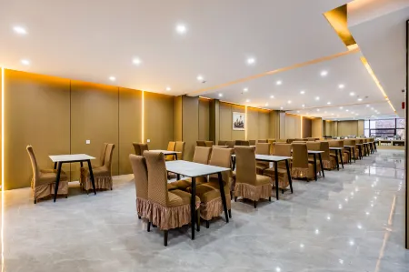 YUAN CHENG HOTEL Отели рядом с достопримечательностью «Rehe Confucian Temple (Southwest Gate)»