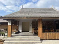 WengJiJinGuLaMinSu Hotel dekat The Old Bulang Ethnicity Village of Wenji