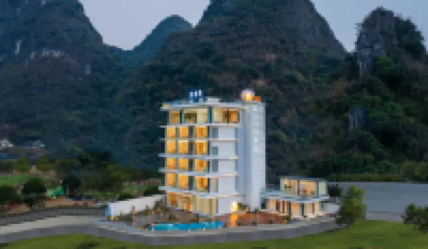 陽朔月半彎酒店（遇龍河景區店） 鄰近聚龍潭的酒店