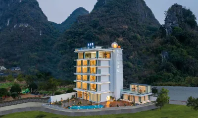 Yangshuo Half Moon Bay Hotel (Yulong River Scenic Area Branch) Отели рядом с достопримечательностью «Золотая вода»