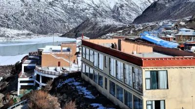 Laigu Glacier Yalasuo Homestay