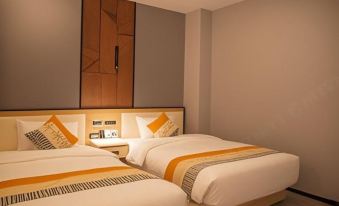 Zhongning Longteng Wisdom Hotel