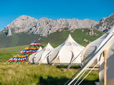 Yungu Huahai Camping Hotel (Gaxiu Yungu Scenic Area)