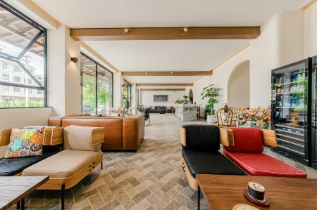 Yunqi Minglu Hotel Отели рядом с достопримечательностью «Anshun Jiuzhou Old Town»