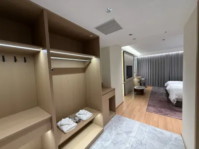 Nehe Zuoyi Hotel