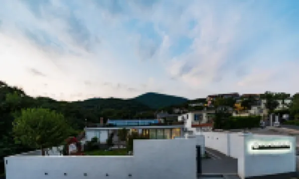 Floral Kuanshanju Mountain Residence Homestay (Taishan Scenic Area) 타이안 호텔