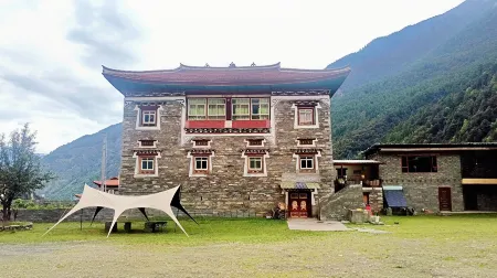 Zanglian Mountain Shequzhen Homestay Отели рядом с достопримечательностью «Lotus Sea»