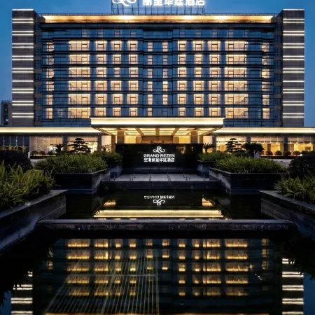 Rezena Grand Hotel Chengdu Shuangliu Airport
