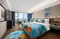Qingdao May Fourth Square MixC Madison Hotel