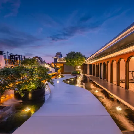 Zhiyu Hotel(Cuihu Store, Kunming Old Street)