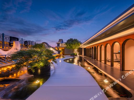 Zhiyu Hotel(Cuihu Store, Kunming Old Street)
