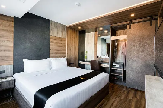 ห้องซูพีเรียร์ เตียงใหญ่ 1 เตียง