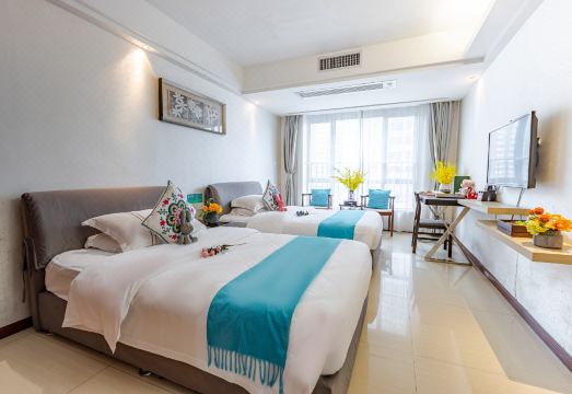 강변 근처 숙소 전경