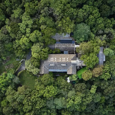 Sisan Resort-Hupao 1934 Hotel Hotels near Binjiang