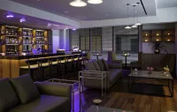 Tower Suites by Blue Orchid - 5-Star