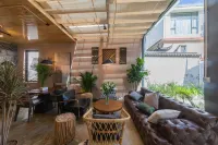 Dali Spring Four Seasons Homestay (Gucheng Nanmen Branch)