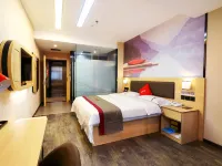 Chengke Hotel (Fengcheng Railway Station Jinma Decoration City)