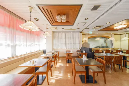 Dai-ni Sunny Stone Hotel Отели рядом со станцией Shitsu Railway Station