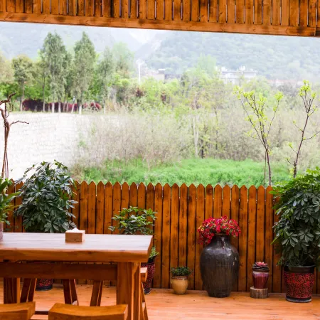 Floral Hotel  · Huashan Landscape leju Hotel (Huashan Scenic Area Visitor Center Store)
