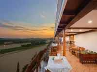 Jiangshan Scenic  Hotel