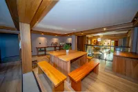 Yiyun Country House (Wudang Mountain Entrance Store) Hotels in Danjiangkou