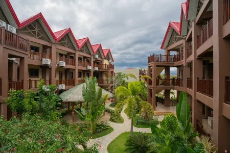 H Resort The Coral Cliff Bohol