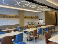 Hechi Yinren Hotel (Jincheng Jiang No. 5 Middle School)