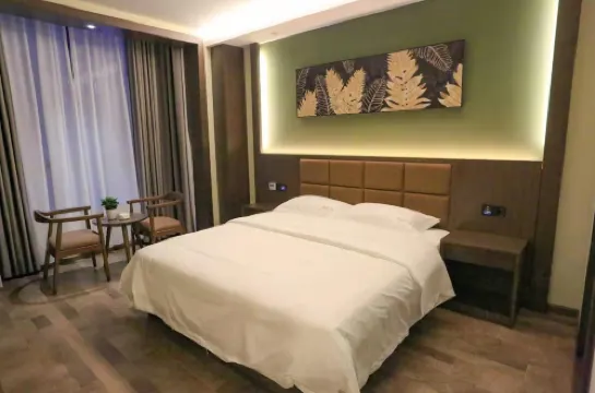 Wu Dingpo Moon Hotel