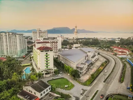 De Greenish Village Langkawi Отели рядом с достопримечательностью «Wat Koh Wanararm Langkawi»