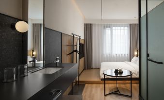 SFEEL Designer Hotel (Chengdu Yipin Tianxia Tea Shop Subway Station Branch)