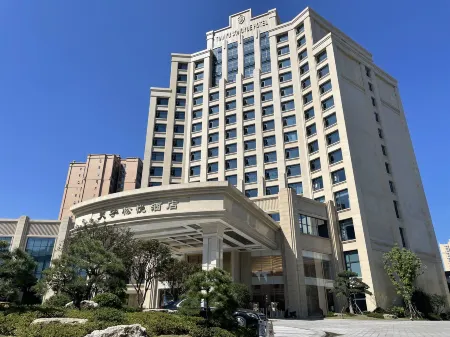 TIANYU SONGYUE HOTEL Отели рядом с достопримечательностью «Giant Buddha in Rong County»