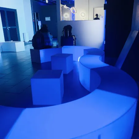 Space Night Capsule Hotel Отели рядом с достопримечательностью «Центр Леголенд Дискавери»