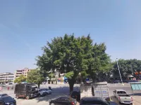 Xinhua Apartment