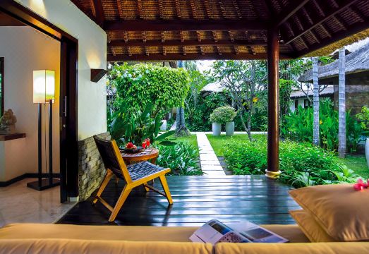 쿤치 빌라 리조트 풀사이드 바