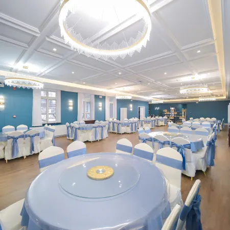 Longhao Holiday Hotel