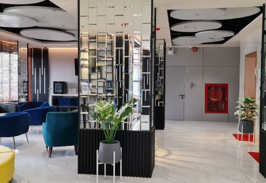 1. 르노프 라차다..