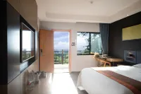 Junyi Hotel (Weizhou Island)
