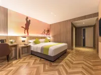 Jifen Qingchen Hotel (Yongkang Jiuling West Road Baolong Plaza) Hotels in Yongkang