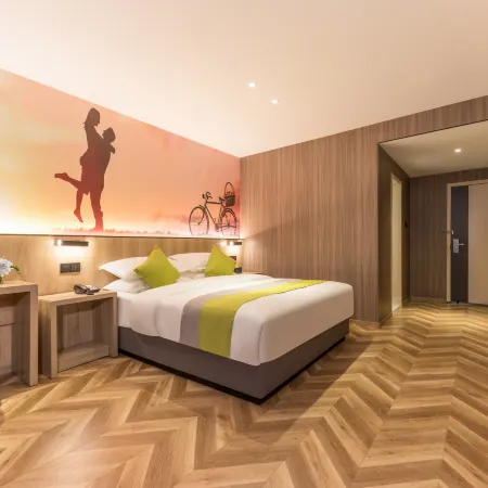 Jifen Qingchen Hotel (Yongkang Jiuling West Road Baolong Plaza)