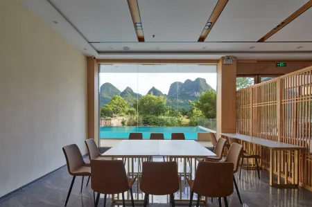 Minghu Juzhu B&B (Yangshuo Yulonghe Scenic Area) Отели рядом с достопримечательностью «Totem Ancient Trail»