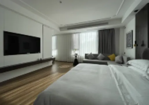 齊興智能飯店（石屏米軌小火車石屏古城店）