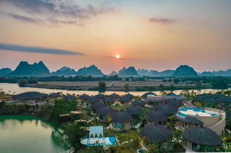 Chongzuo in the wild night set, see wild luxury Villa