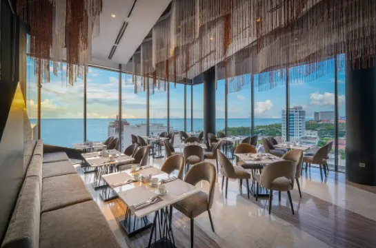 Draco Hotel & Suites