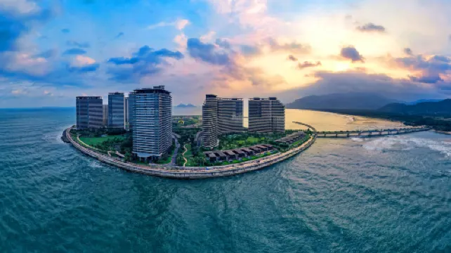 Azure Bay · Full Sea View B&B (Riyue Bay, Wanning)