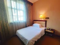 Zhengzhou Xinyang Lingrui Building Hotel (Provincial People's Hospital Metro Station) Hotels near Zhengzhou Zoological Garden
