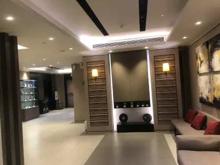 Yue Gaming Hotel (Shanghai Zhoupu Xiaoshanghai Pedestrian Street)