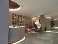 頤馨スマートホテル（フェニックス空港）