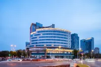 Yangzhou Yue Licheng Hotel (Yangzhou Grand Canal Museum Wanda Plaza) Hotels in West Bus Station Area